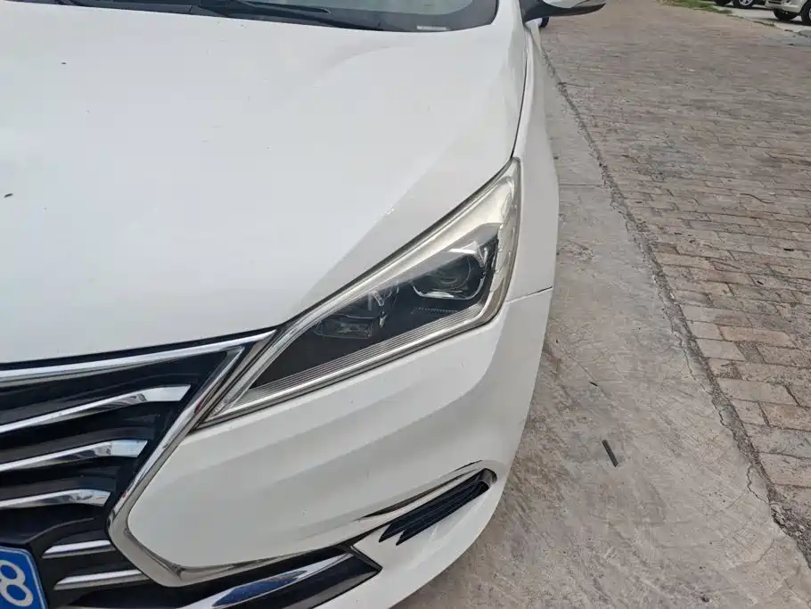 Photo 5 - Changan Eado DT