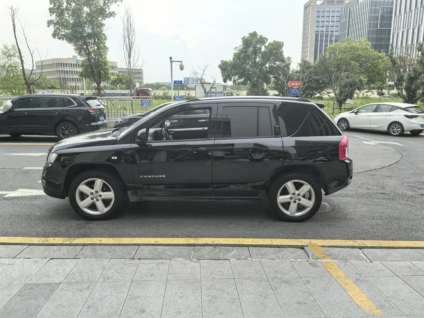 Jeep Compass (Import) 2012 2012 2.4L AWD Luxury Edition