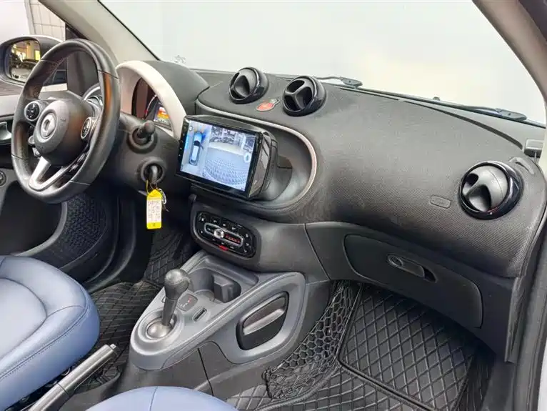 smart fortwo 2019 2019 0.9T 66kW Hardtop Wind Edition China VI