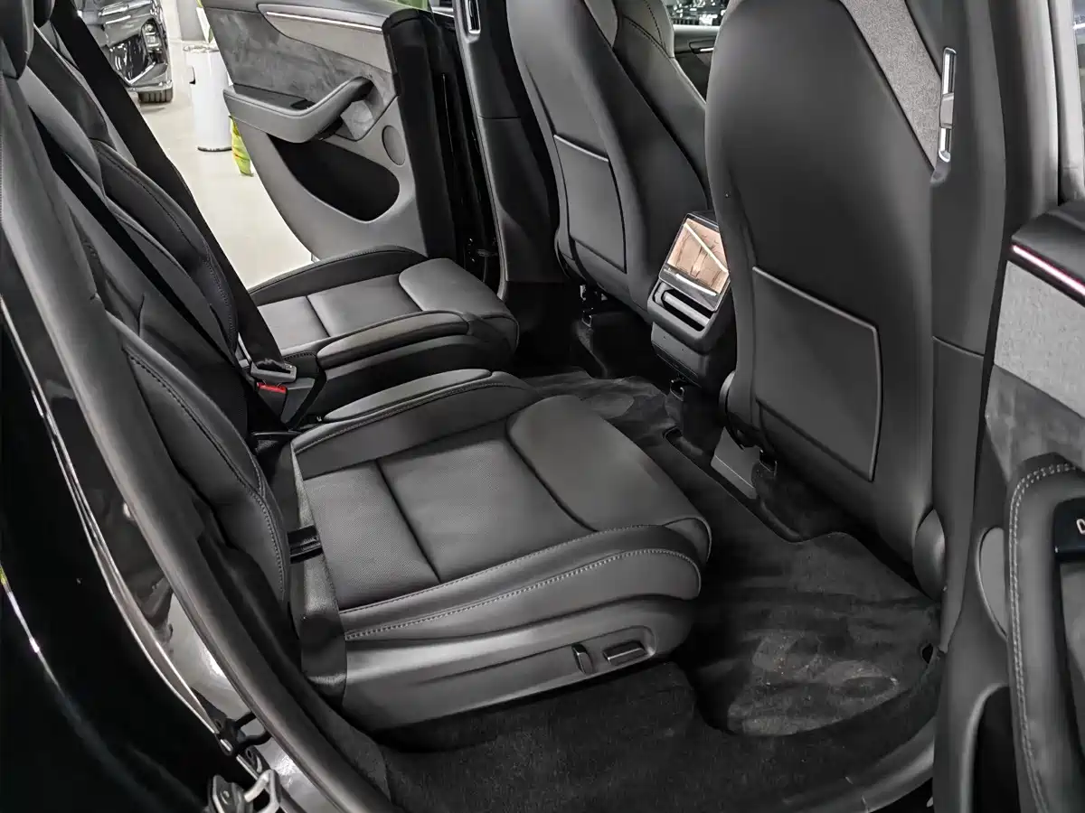 Tesla Model Y L 2026 2025 Facelift Long Range AWD
