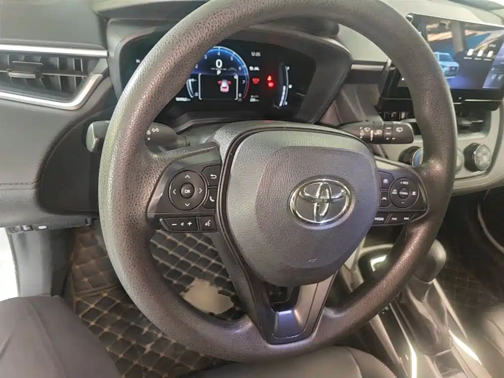 Toyota Corolla Cross 2023 2.0L Pioneer Edition фото 11