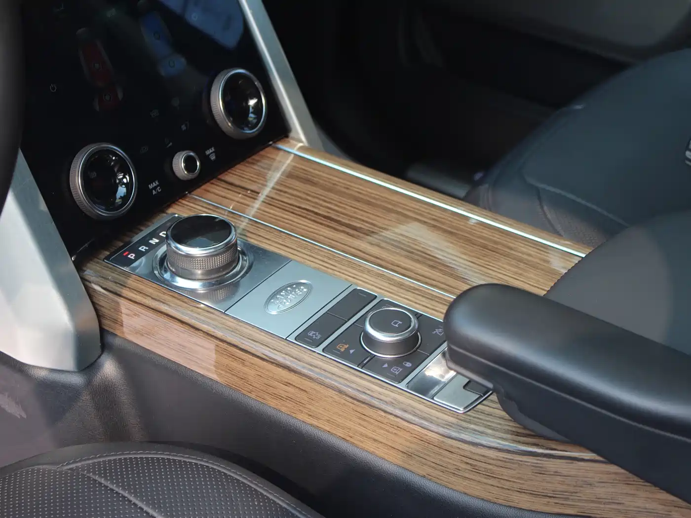 Land Rover Range Rover 2018 3.0 SC V6 Vogue Heritage Extended Edition фото 11