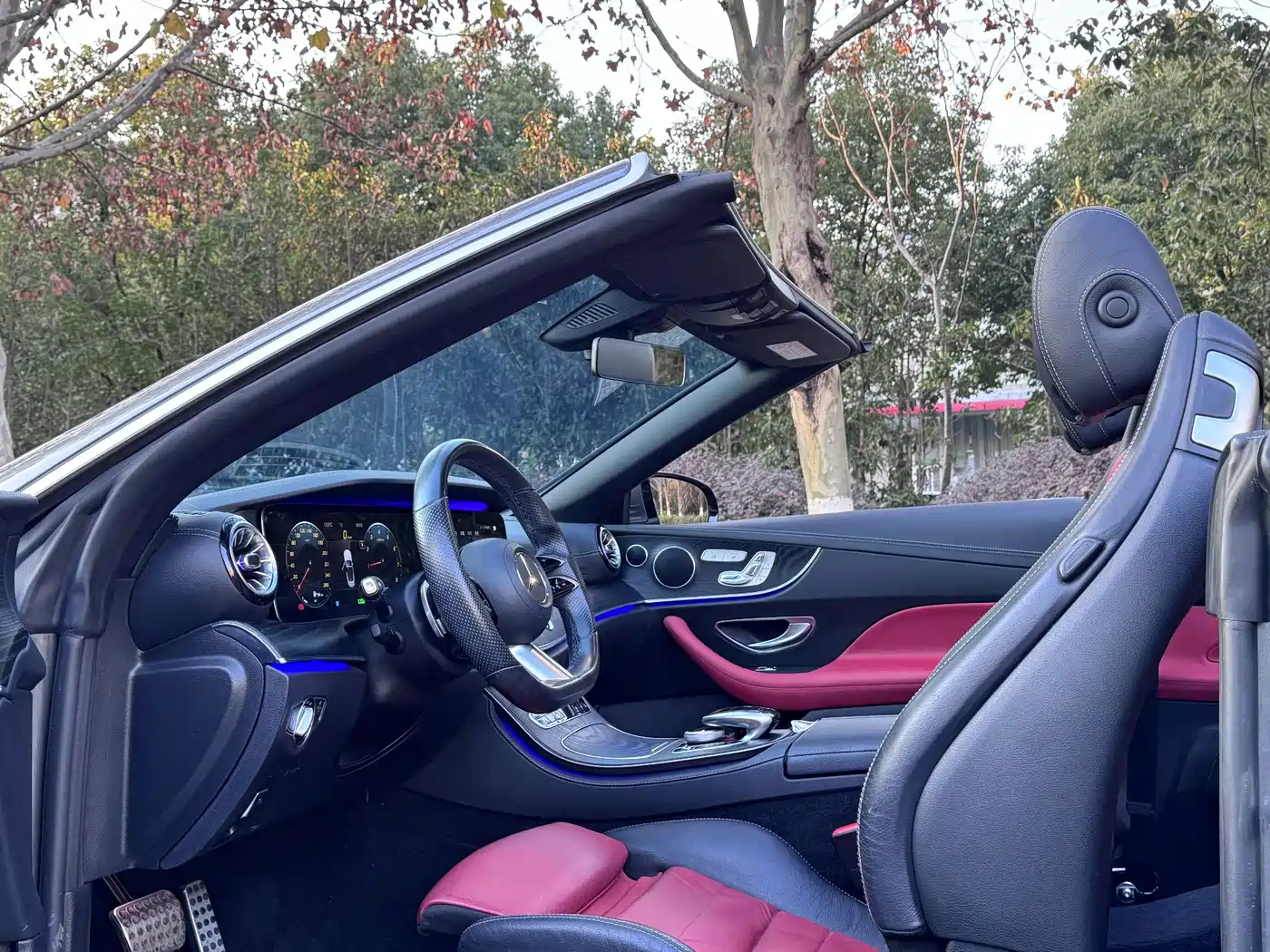 MERCEDES-BENZ E CLASS