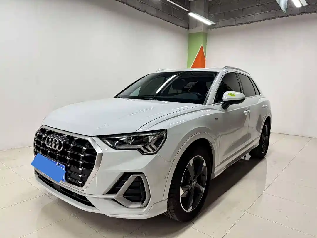 Audi Q3 2023 35 TFSI Fashion Dynamic (1.4T)