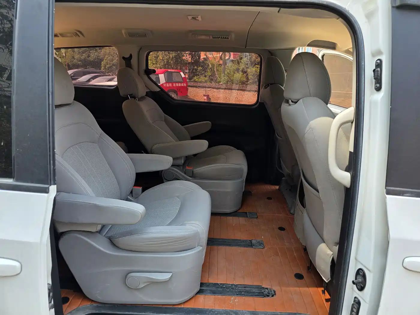 SAIC Maxus Maxus G10 2021 2.0T Manual Elite Edition Diesel 7-Seater фото 16