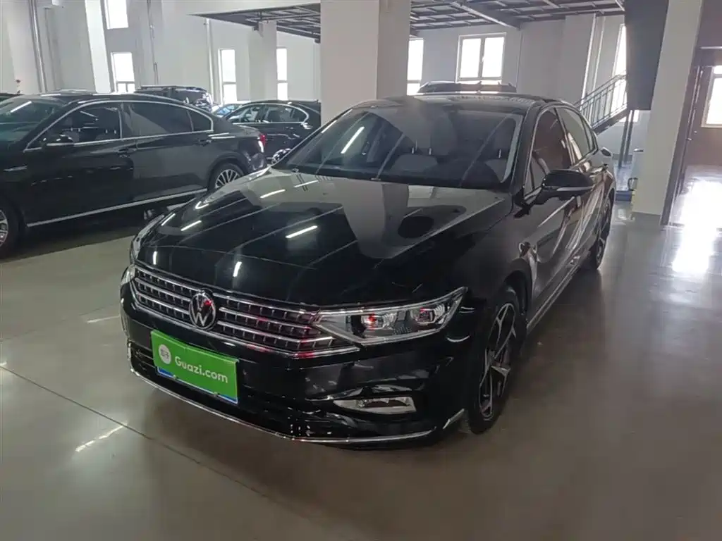 Volkswagen Magotan 2023 2 Million Units Anniversary Edition 330TSI DSG Leading Type фото 2