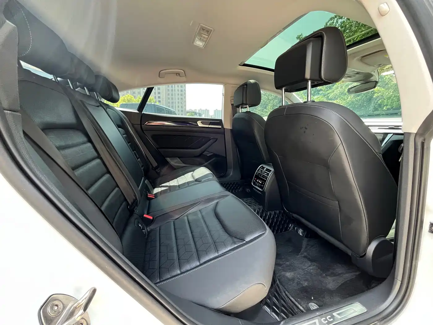 Volkswagen FAW-Volkswagen CC 2024 380TSI Eye-catching Public Sharing Edition фото 29