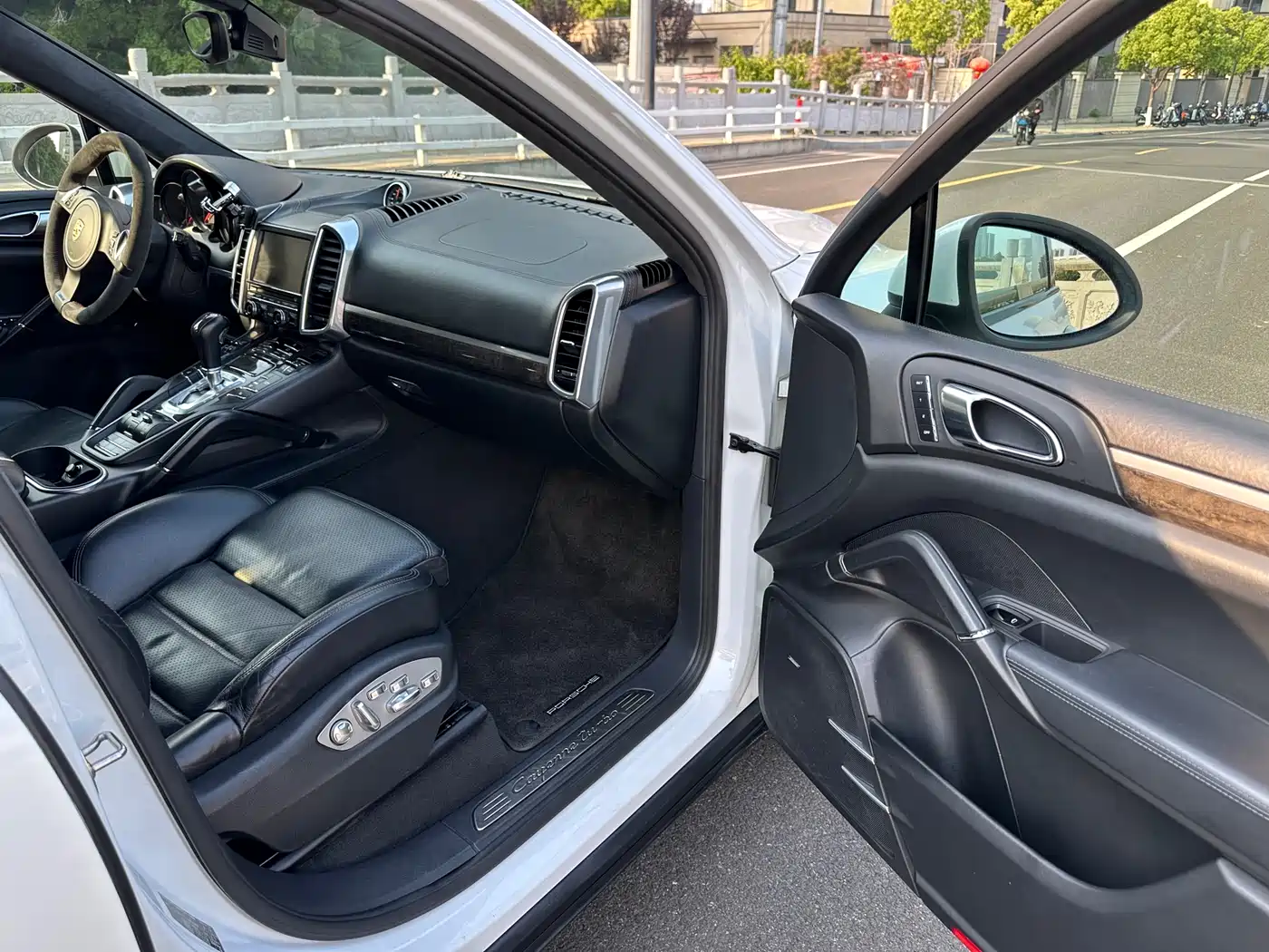 Porsche Cayenne 2011 Cayenne Turbo 4.8T фото 13