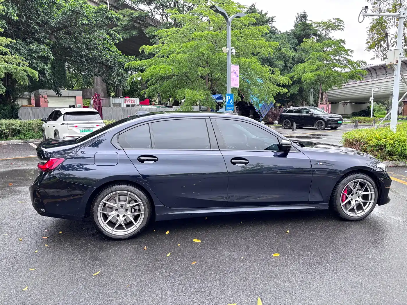 BMW 3 Series 2025 330Li M Sport Night Edition фото 7