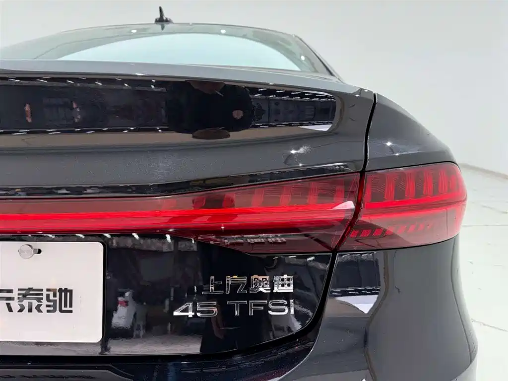Audi A7L 2024 45TFSI S-line Dream Edition Crystal Package фото 10