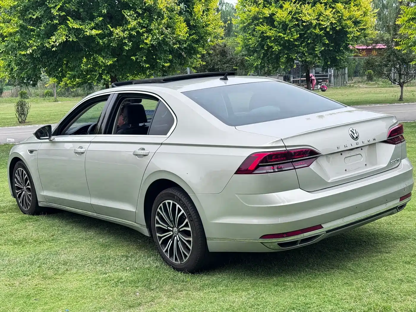 Volkswagen Phideon 2017 2018 Facelift 380TSI FWD Business