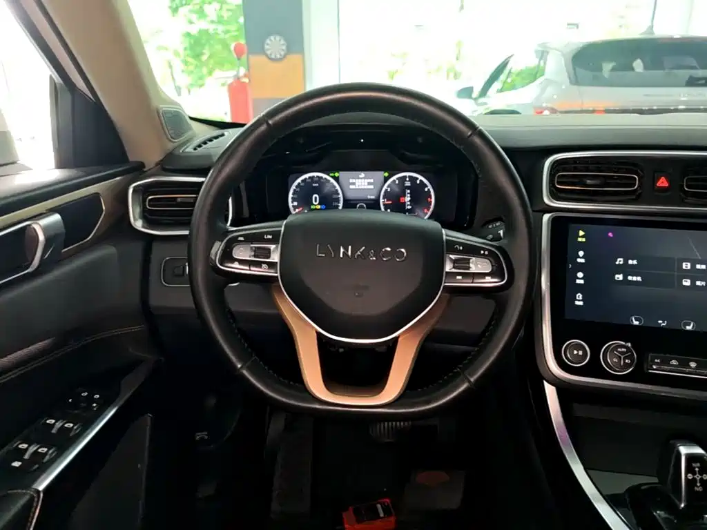 Lynk & Co 01 2018 2017 2.0T 2WD Pro Version