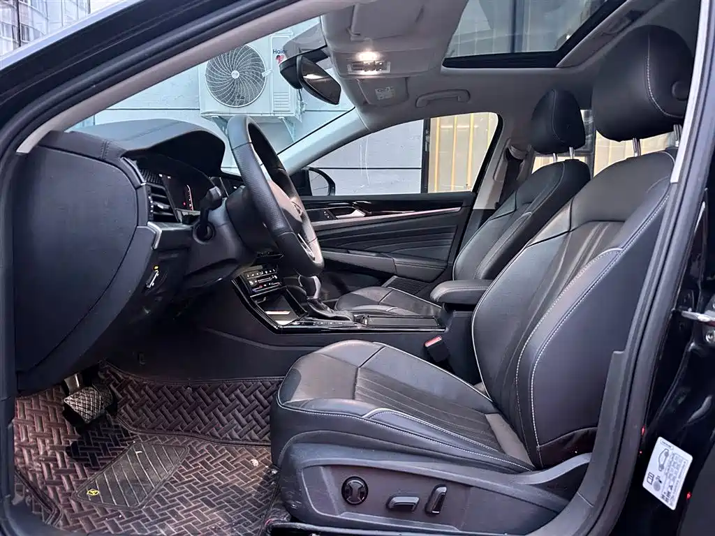 Volkswagen Passat 2023 280TSI Elite Edition фото 15