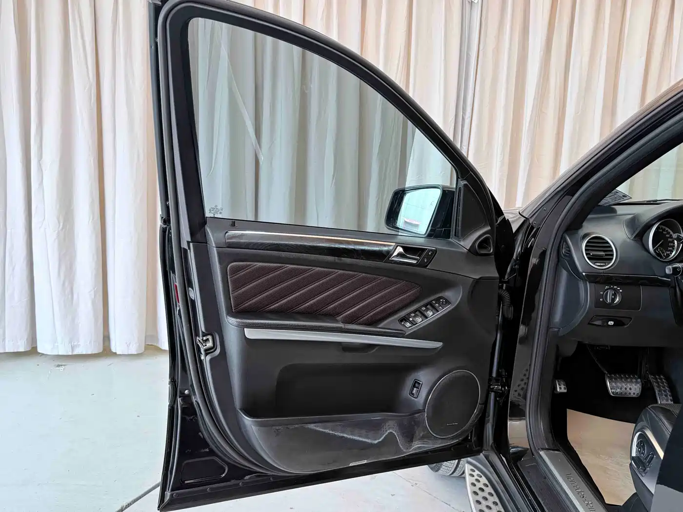 Mercedes-Benz GL-Class 2011 GL 450 Prestige Grand Edition фото 20