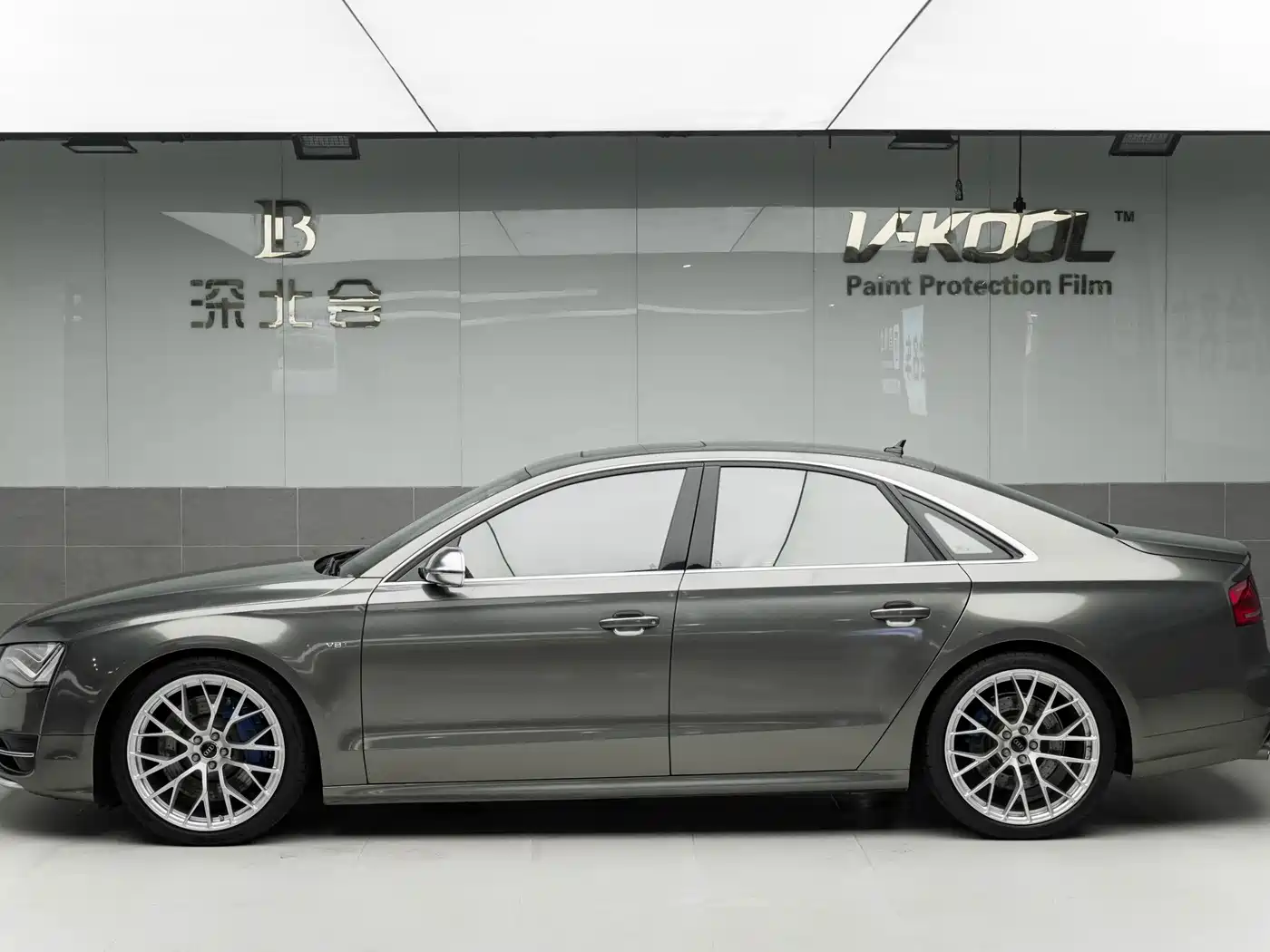 Audi S8 2013 S8 4.0TFSI quattro фото 6
