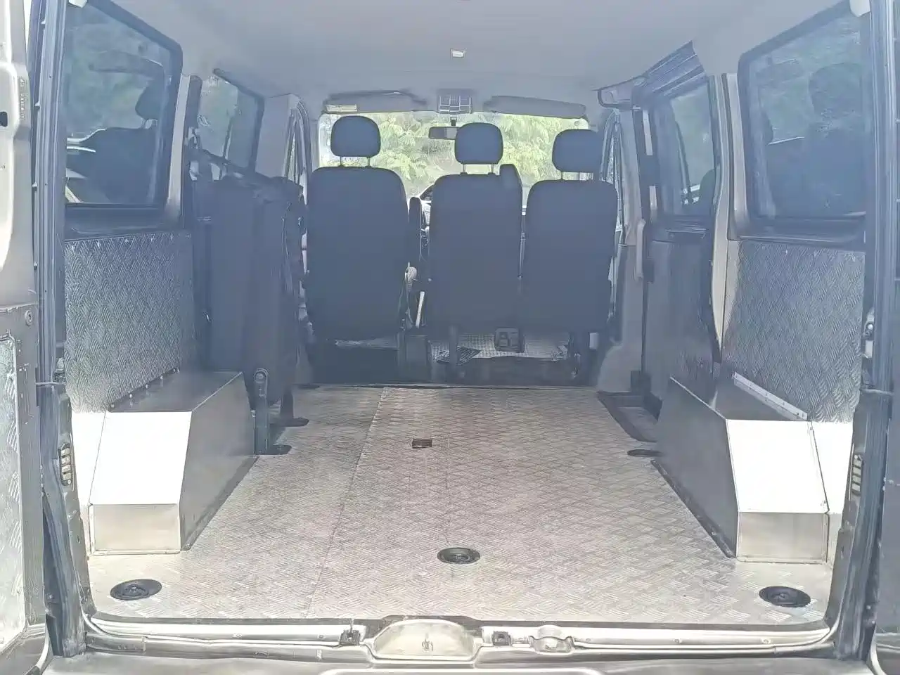 SAIC Maxus Xintu V80 2019 2.0T Plus 6MT Aoyun Short Wheelbase Ultra-low Roof 5/6-seater фото 8