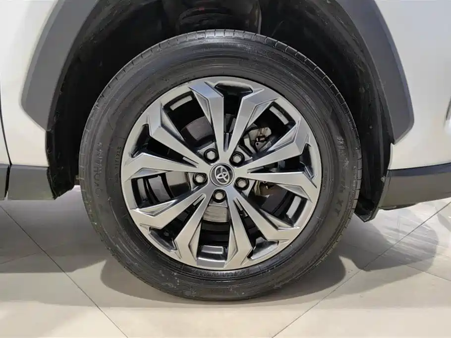 Toyota RAV4 Rongfang 2023 2.0L CVT 2WD Fashion Edition фото 6