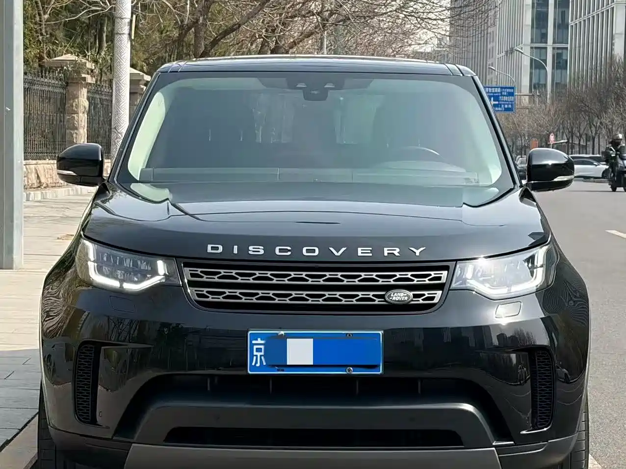 Land Rover Discovery 2017 3.0 SC V6 SE фото 2