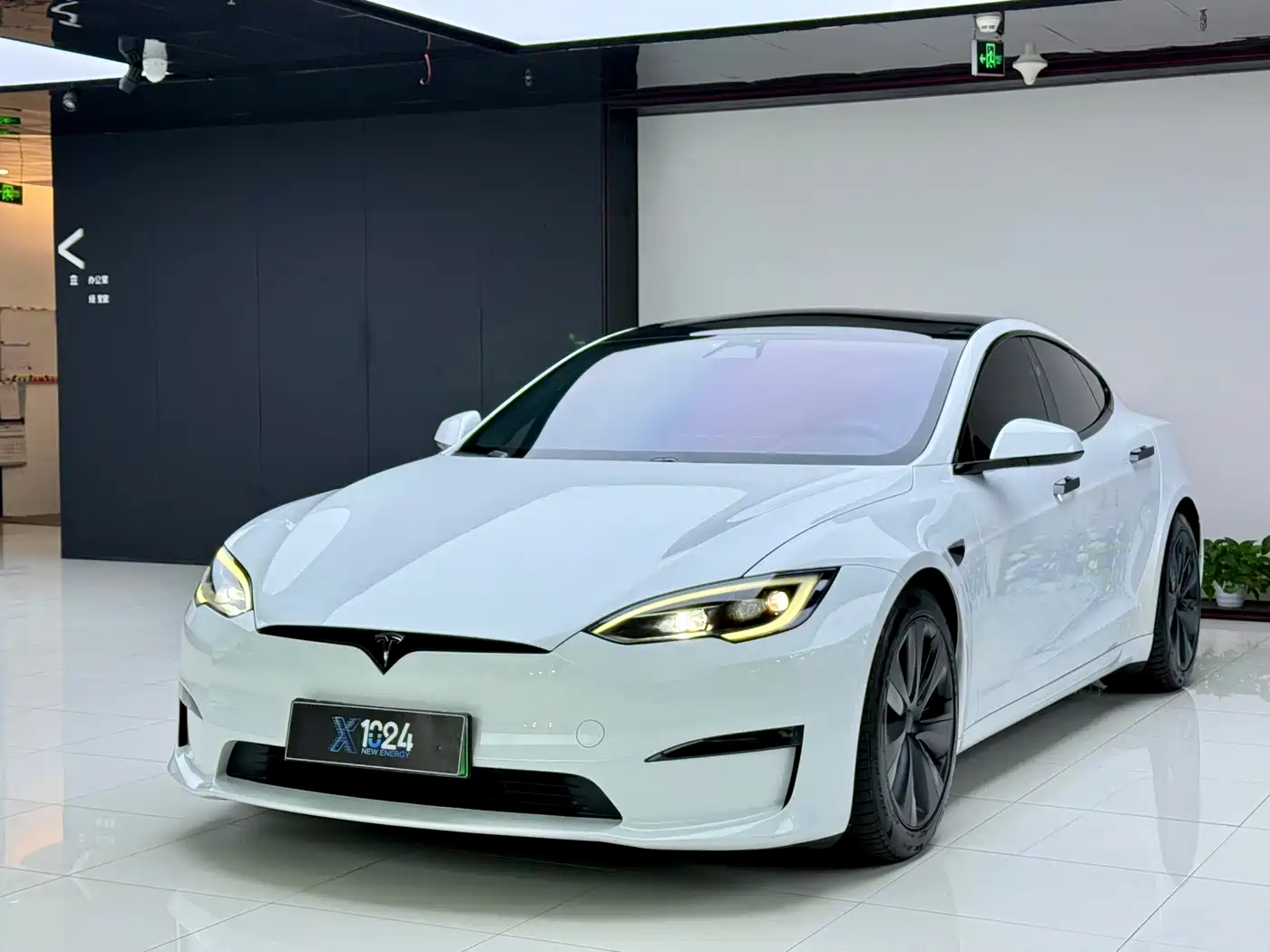 Tesla Model S 2024 2023 Dual Motor All-Wheel Drive Edition