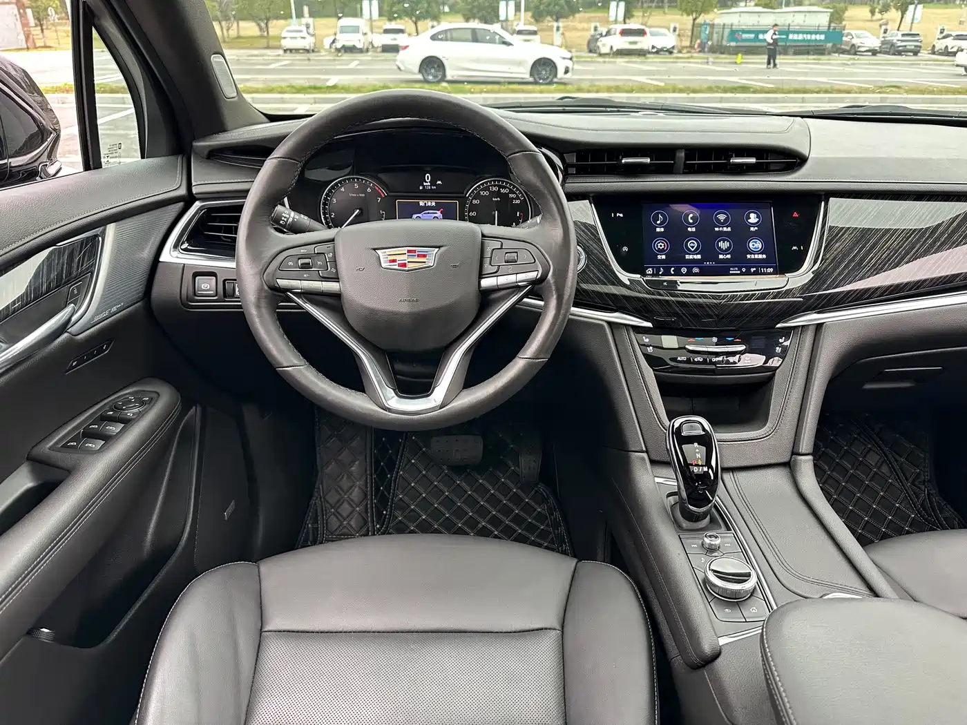 CADILLAC XT6