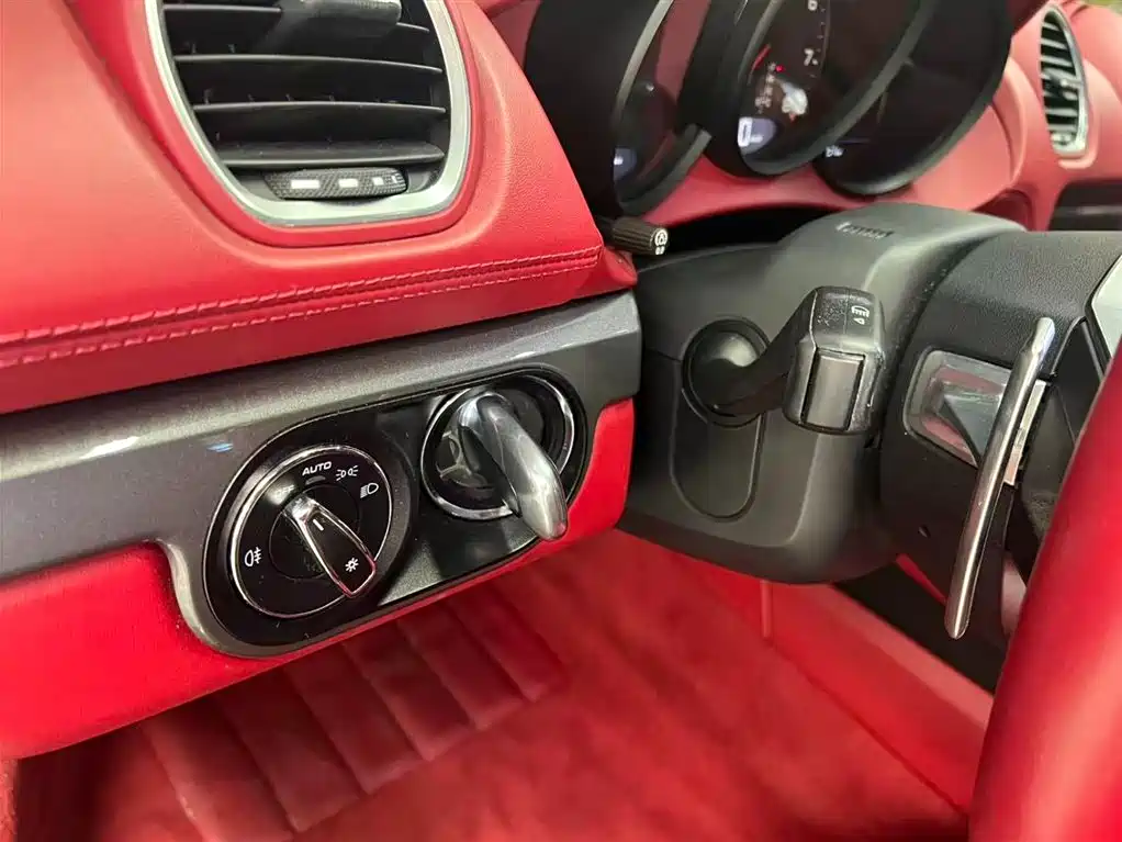 Porsche 718 2018 Cayman 2.0T фото 14