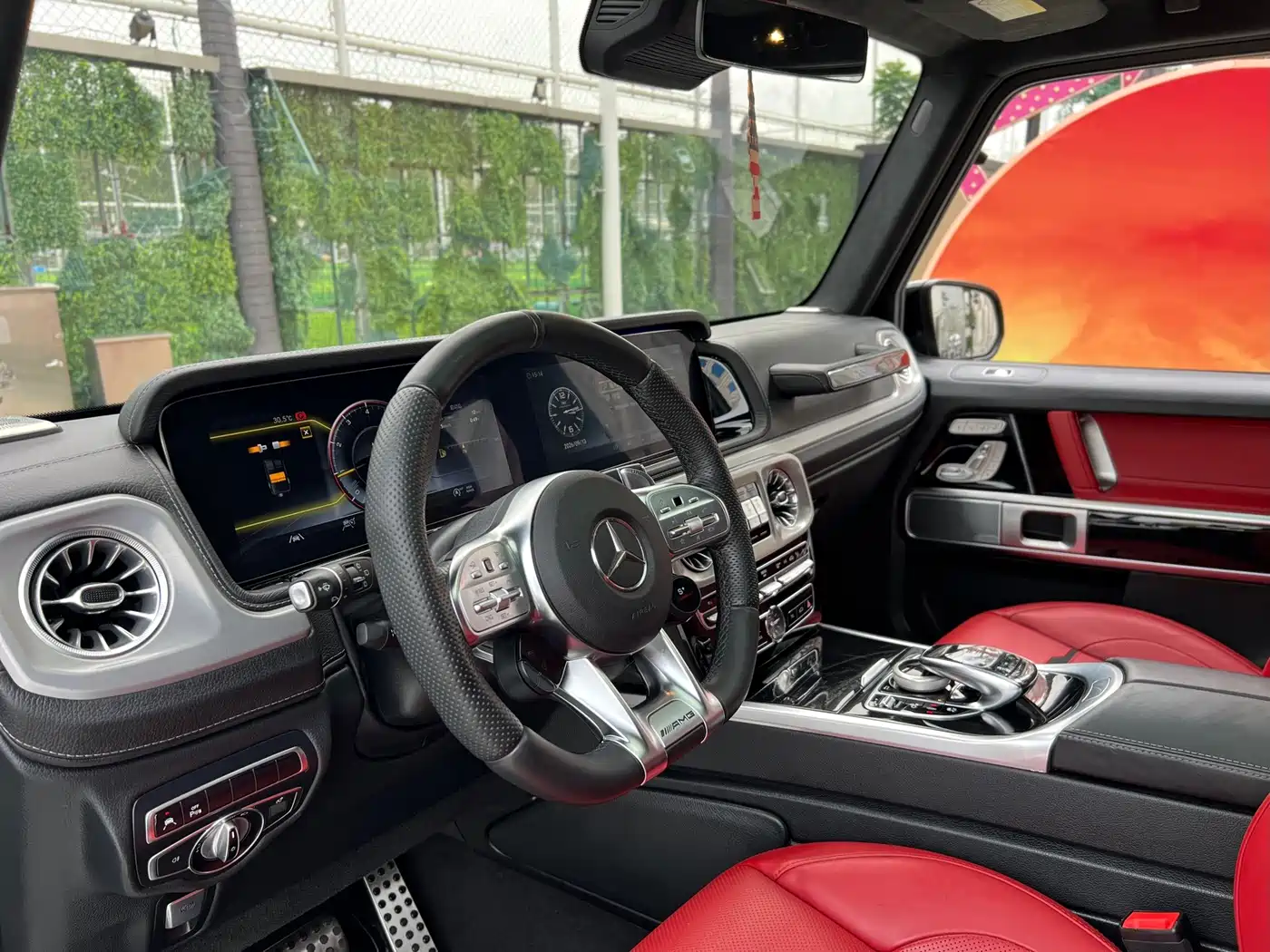 Photo 9 - Mercedes-Benz G-Class AMG