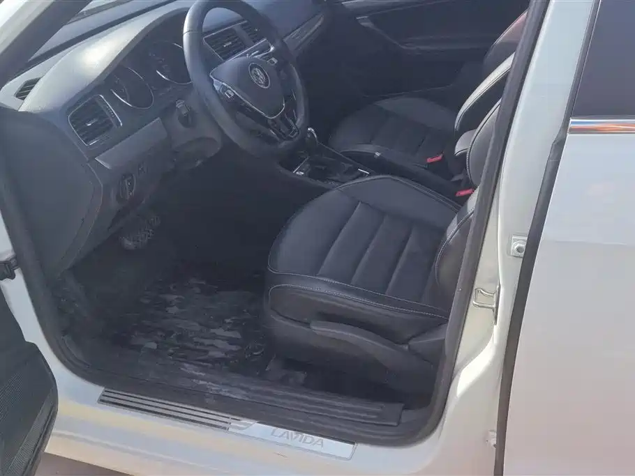 Volkswagen Lavida 2017 230TSI DSG Comfort Edition фото 9