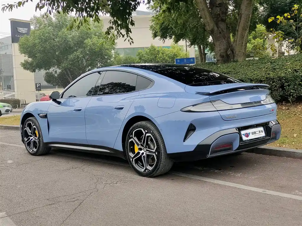 XIAOMI CAR XIAOMI SU7