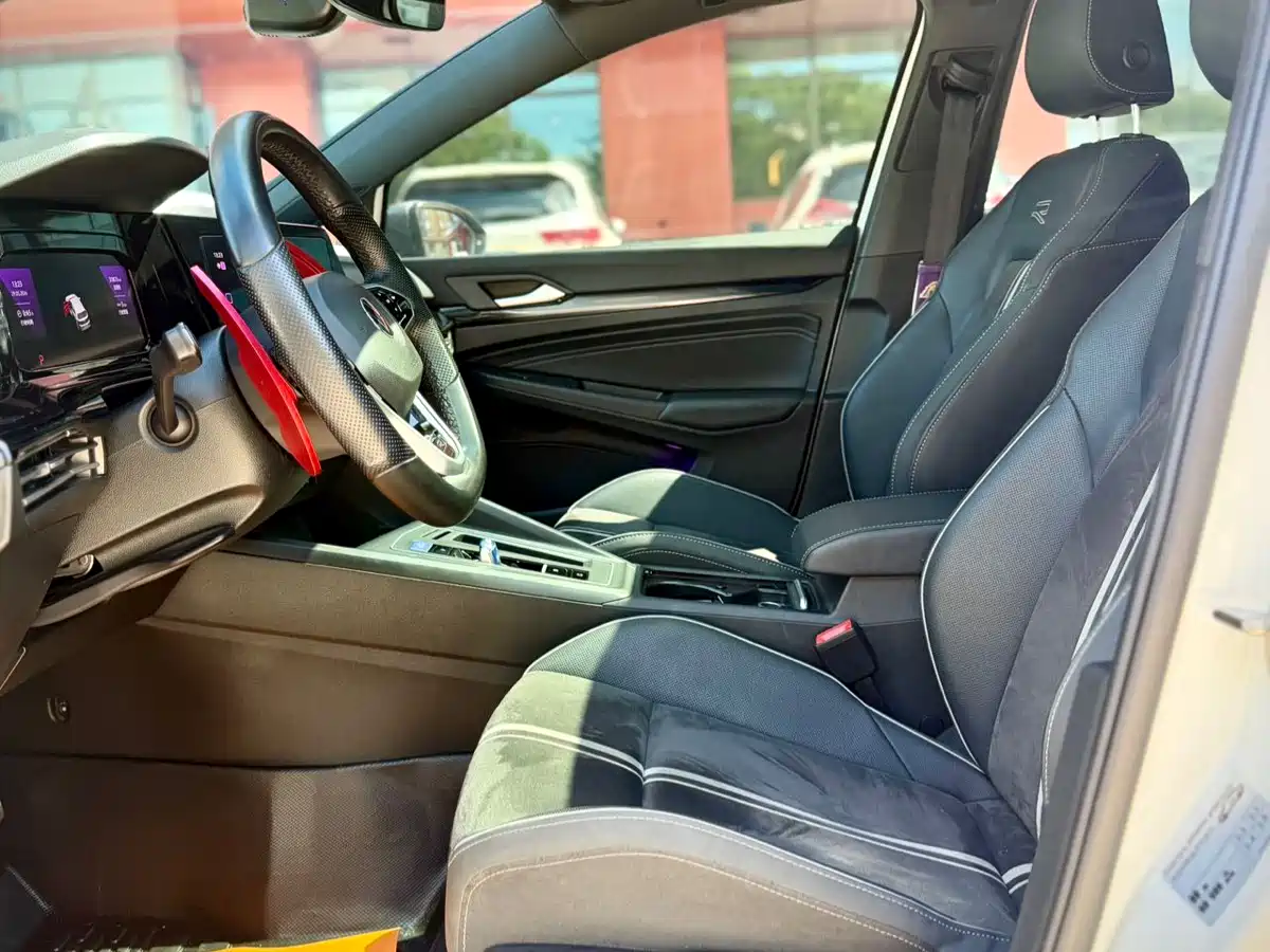 Volkswagen Golf 2023 280TSI DSG R-Line Lite фото 10