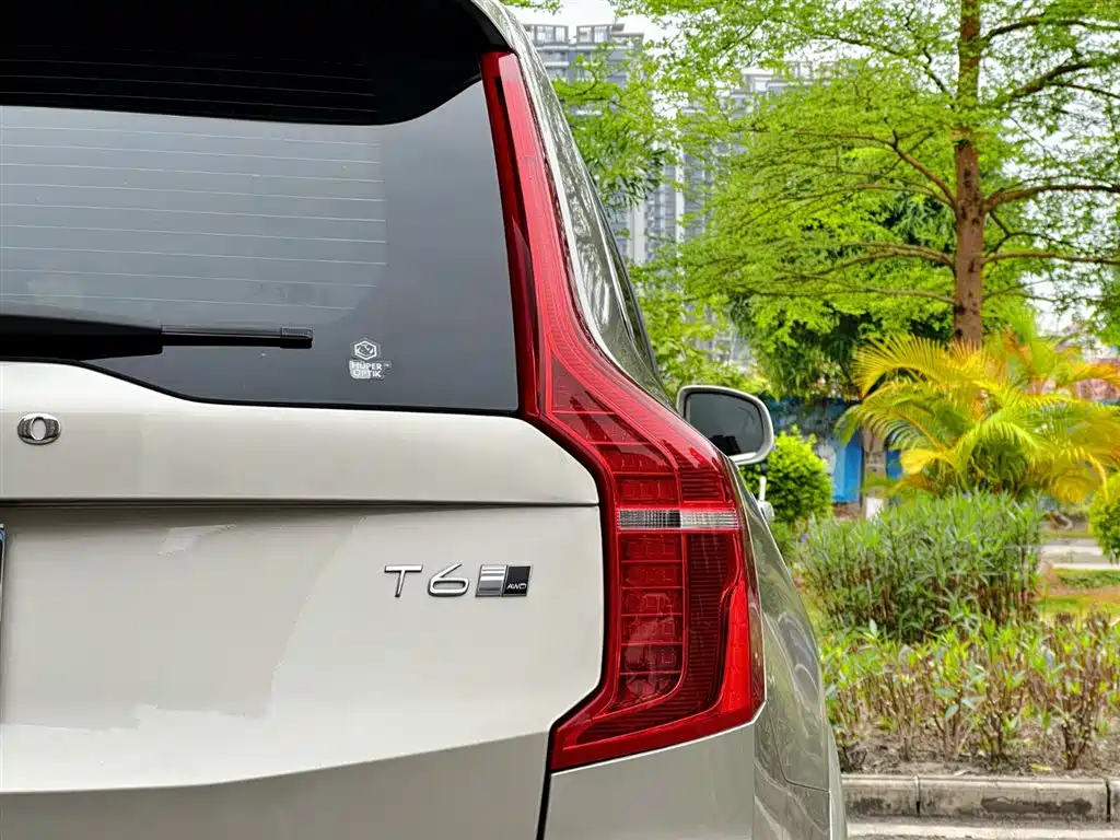 Фото 34 - Volvo XC90