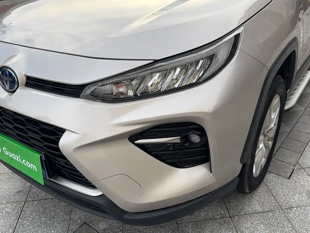 Фото 19 - Toyota Wildlander