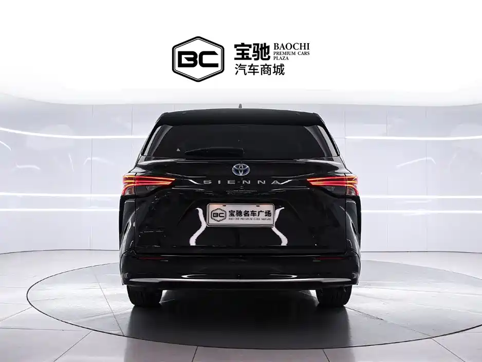 Toyota Sienna 2023 2.5L Hybrid Ultimate Edition фото 4