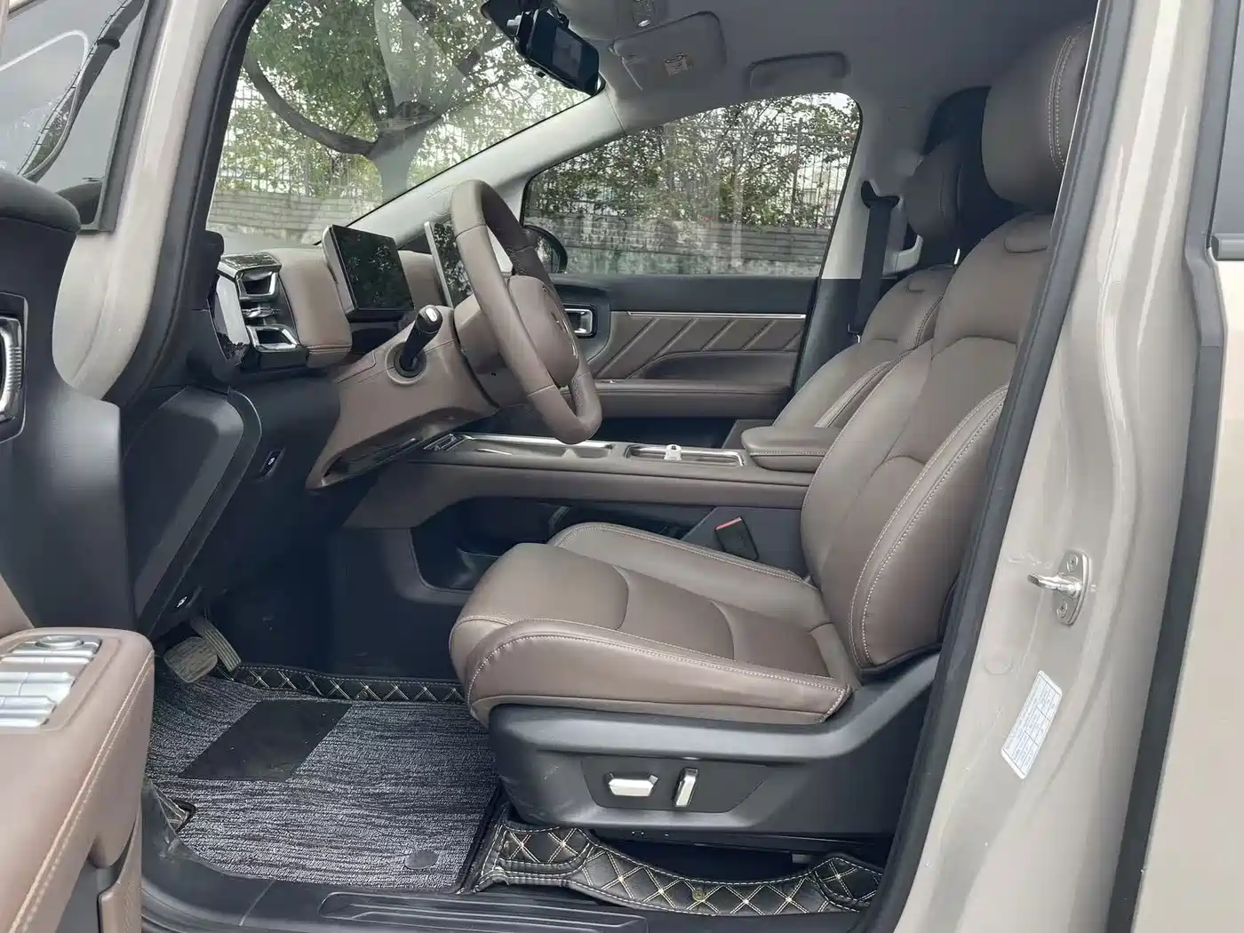Wuling Motors Xingguang 730 New Energy 2025 2025 Model Plug-in Hybrid Base Version