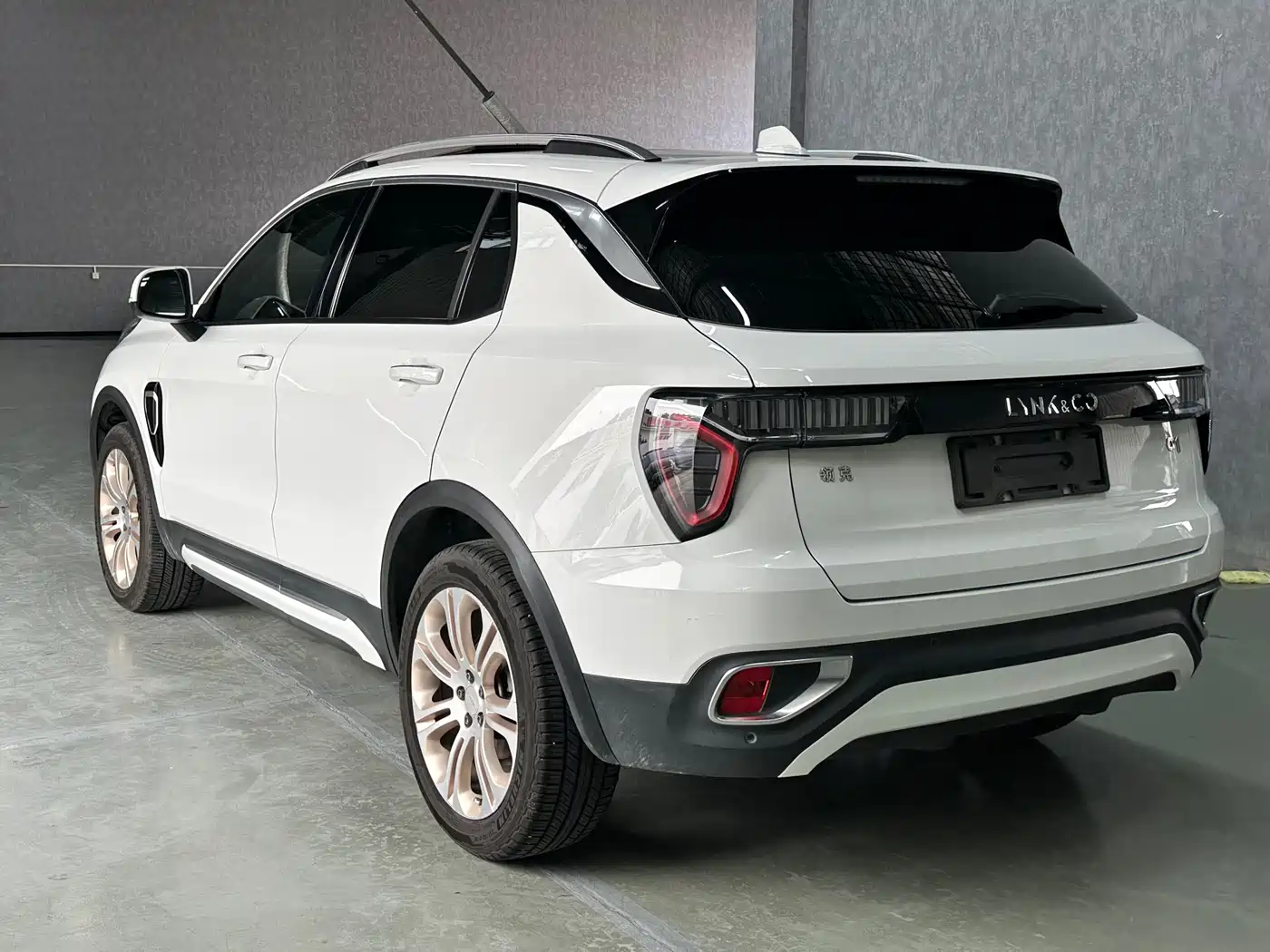 Lynk & Co 01 2017 2.0T 2WD Pro Version фото 5