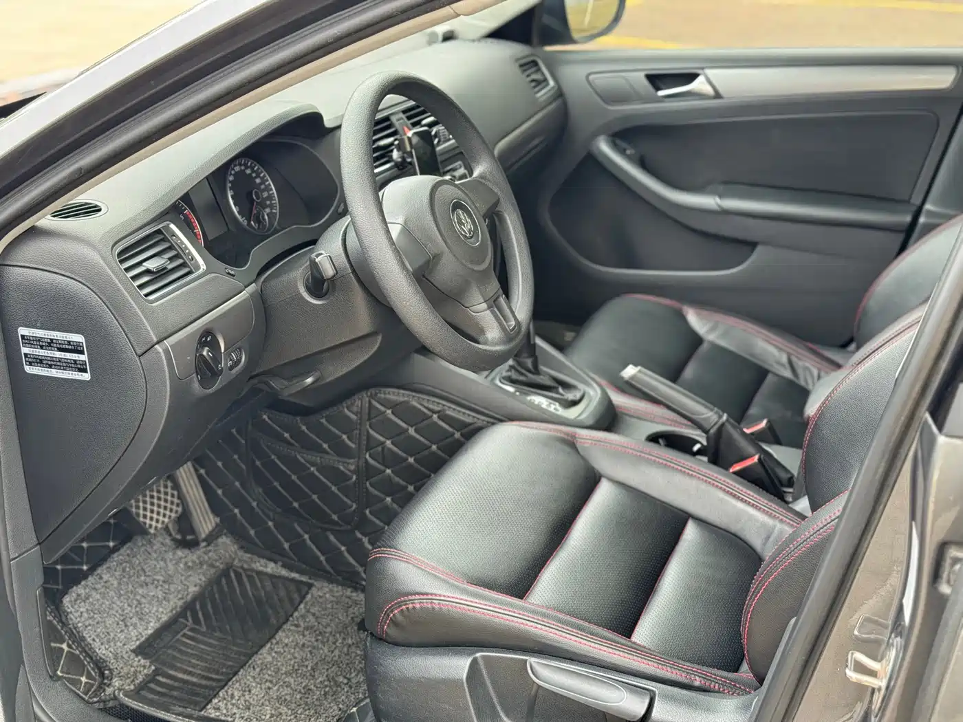 Volkswagen Sagitar 2012 Model 1.4TSI Automatic Fashion фото 5