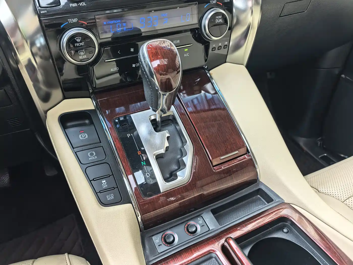Toyota Alphard 2015 3.5L Luxury Edition фото 10