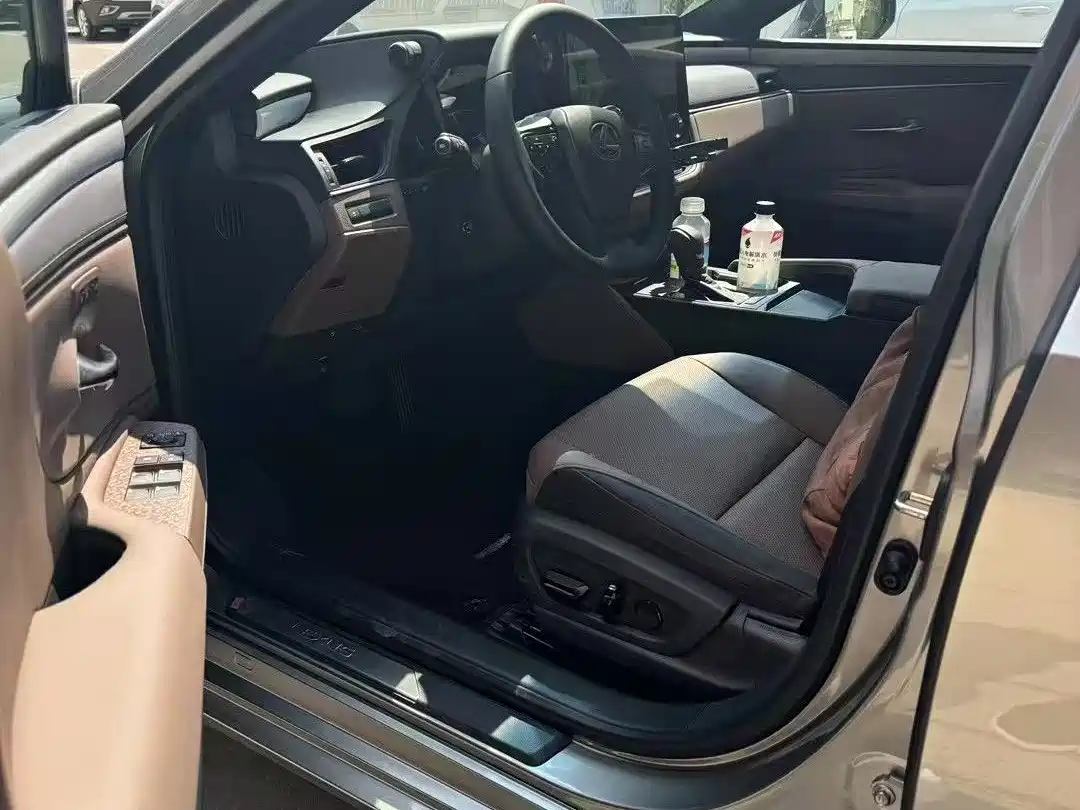2026 Lexus ES