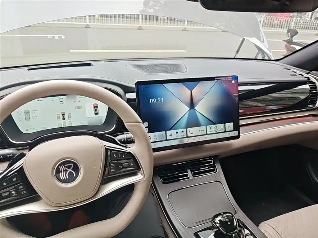 BYD Han 2025 Model EV 701KM LiDAR Smart Driving Version фото 10