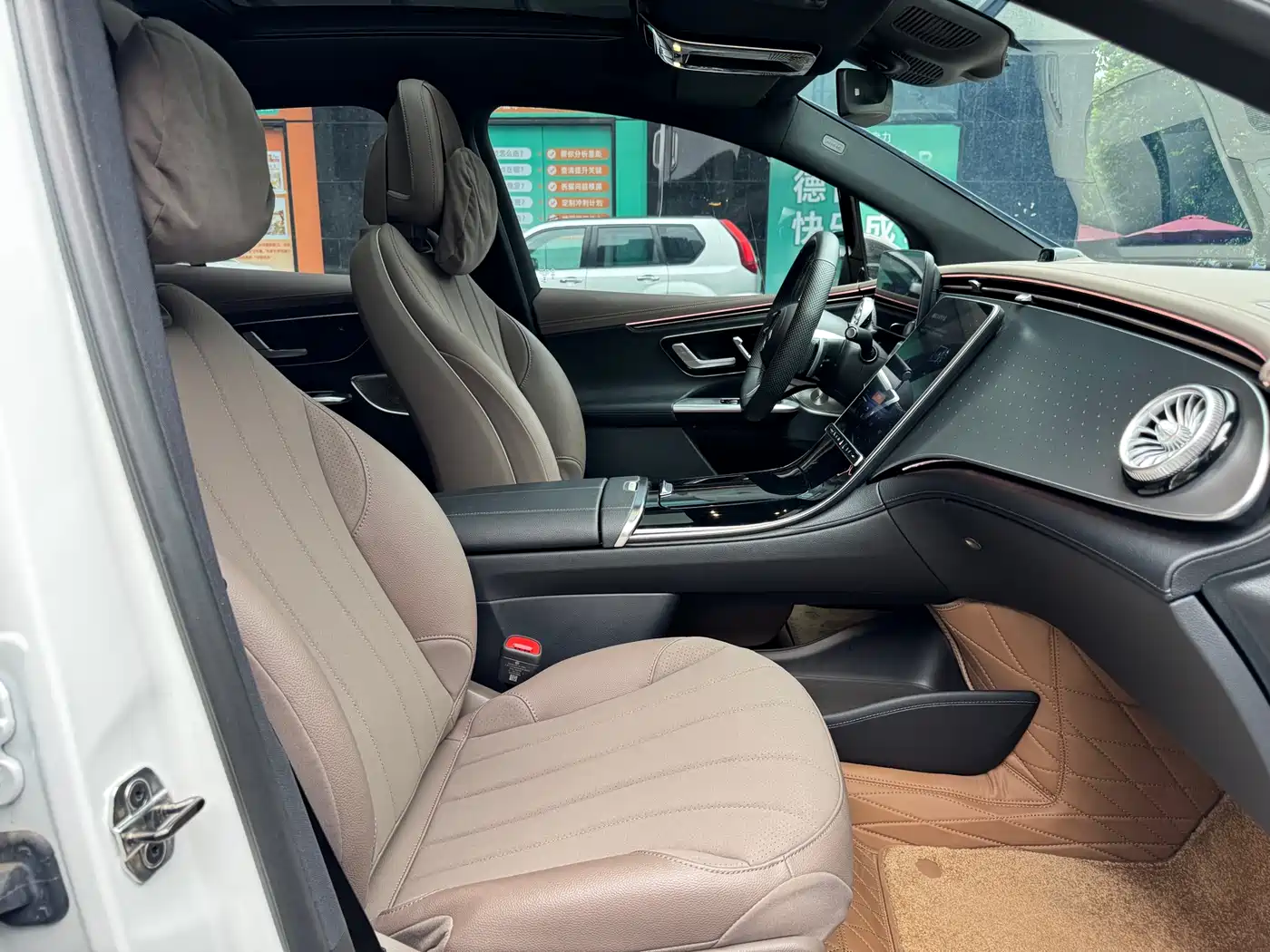 Mercedes-Benz EQE SUV 2023 500 4MATIC Special Edition фото 14