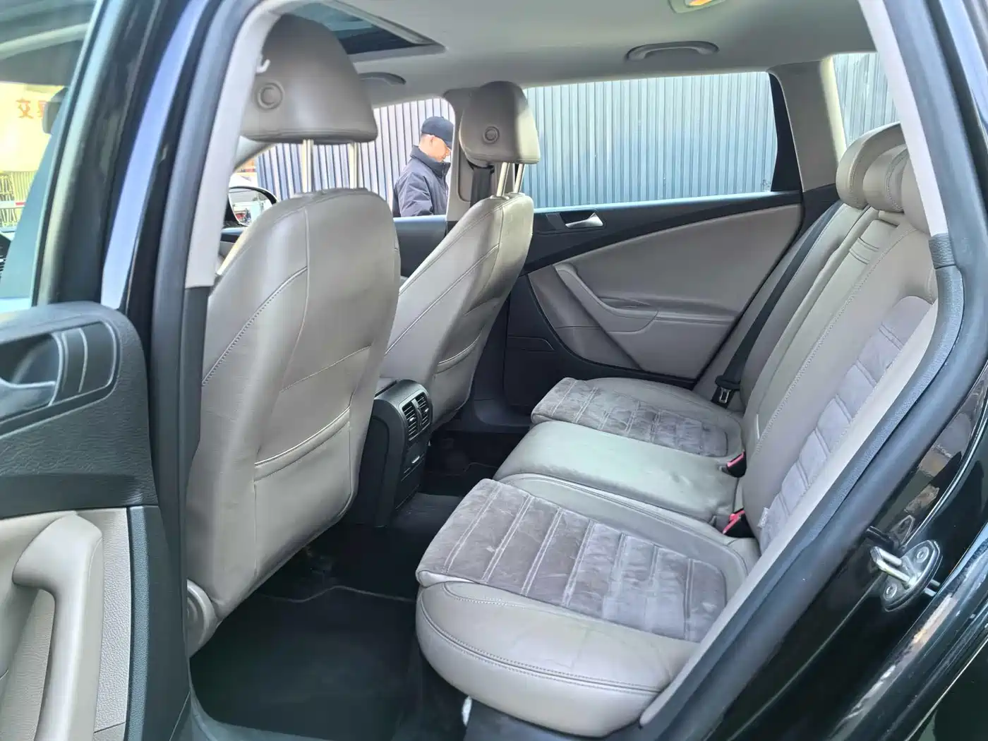 Volkswagen Passat 2011 2.0T Wagon Comfort фото 6