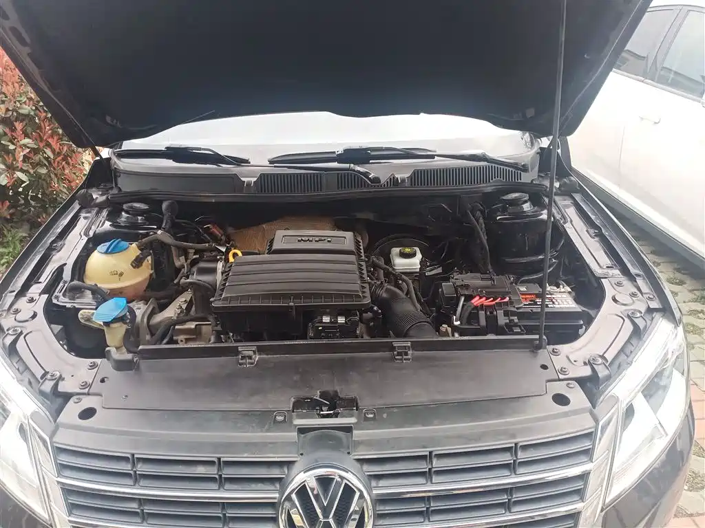 Volkswagen Lavida 2015 1.6L Automatic Trend Edition фото 19