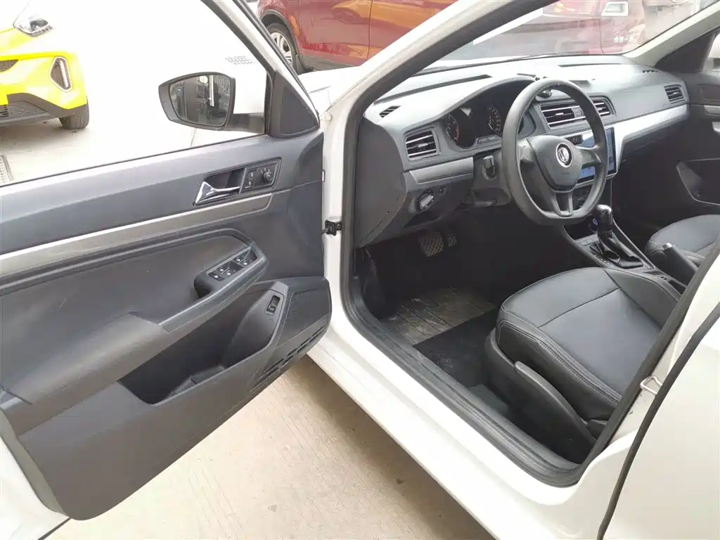 Volkswagen Lavida 2019 Lavida Start 1.5L Auto Trend (China VI) фото 12