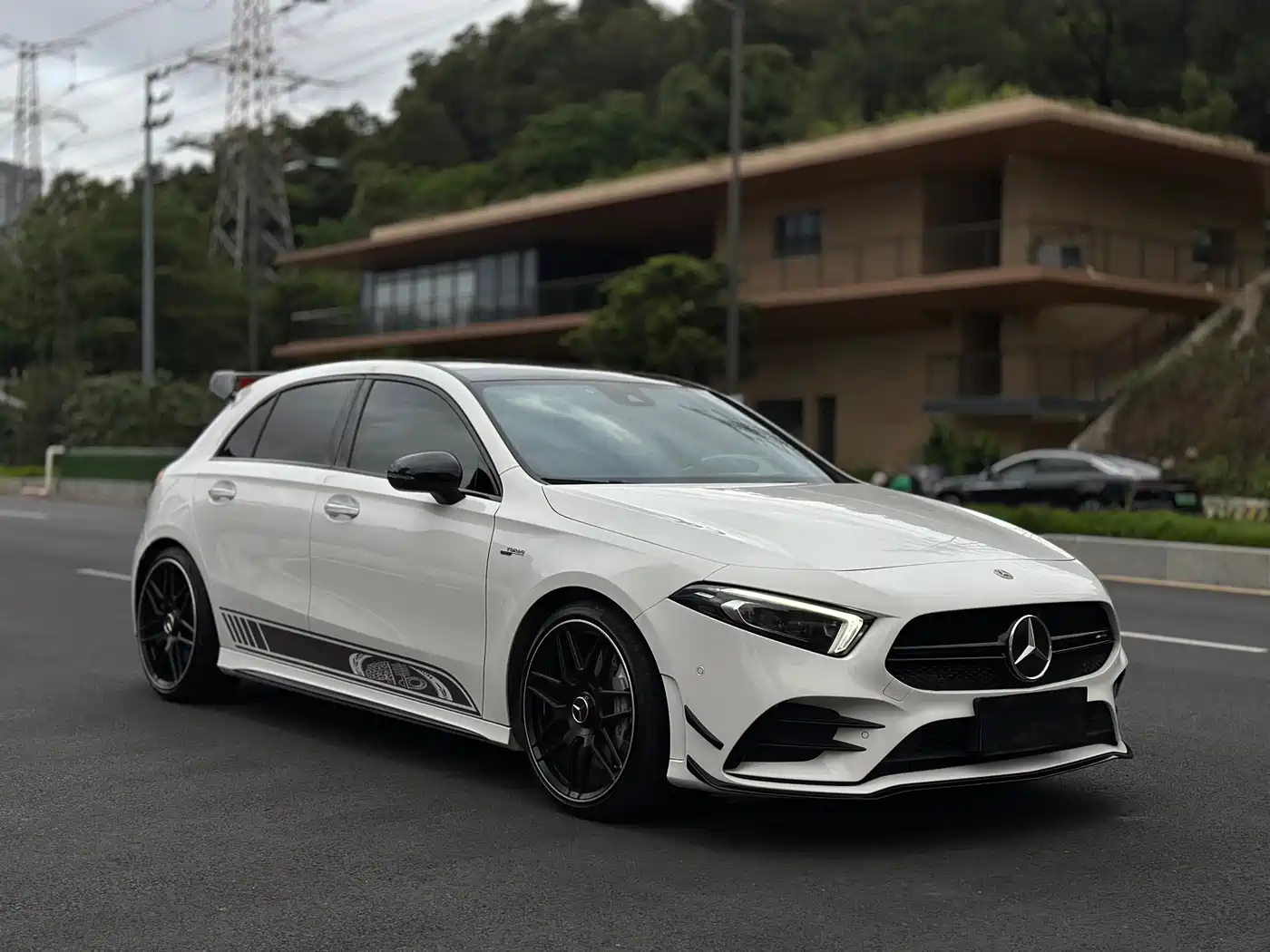 Mercedes-Benz A-Class AMG (Import) 2022 AMG A 35 4MATIC фото 3