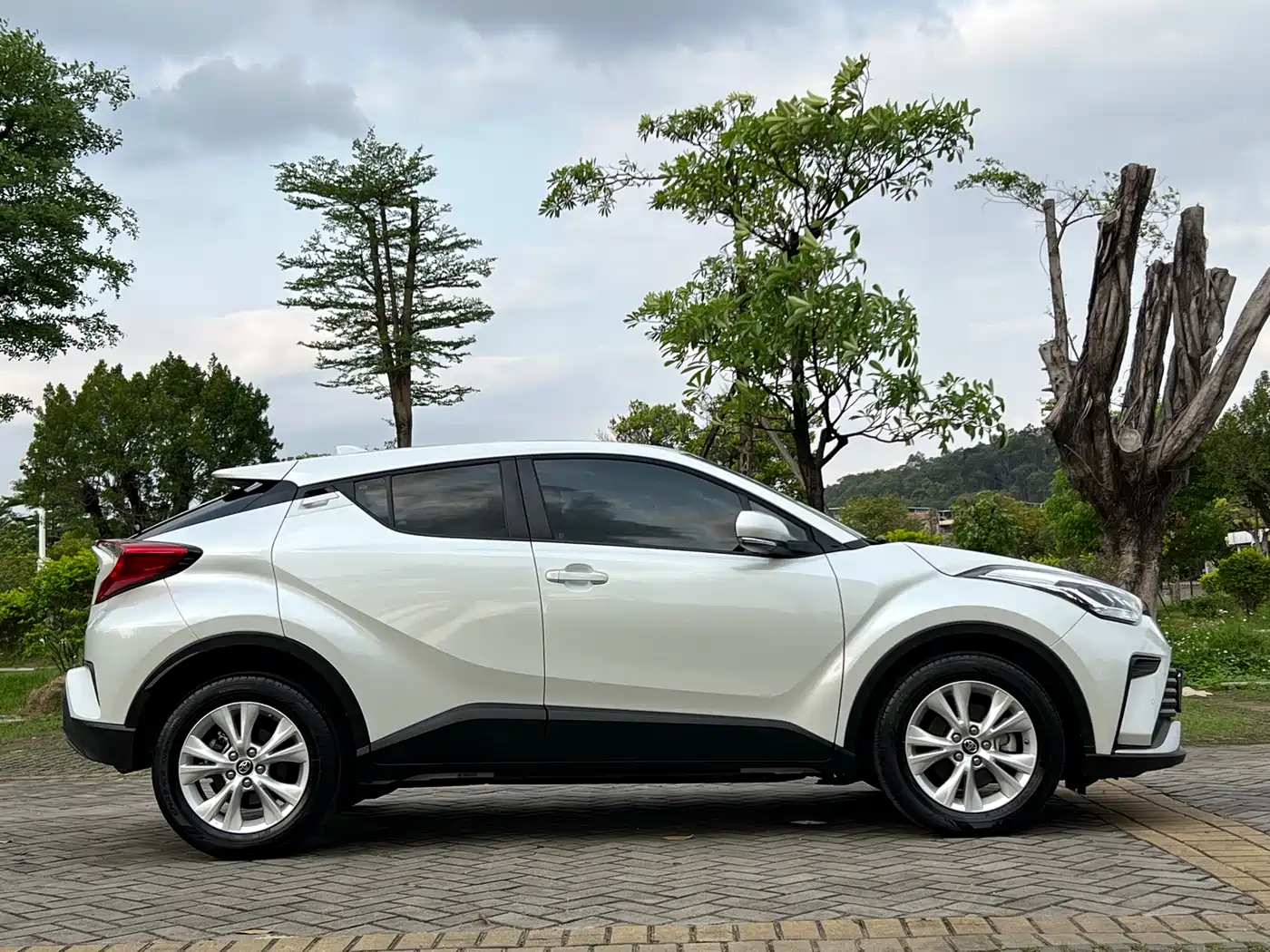 Toyota IZOA 2022 2.0L Yixing Edition фото 4