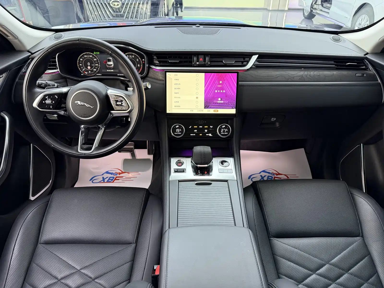 Фото 5 - Jaguar F-PACE