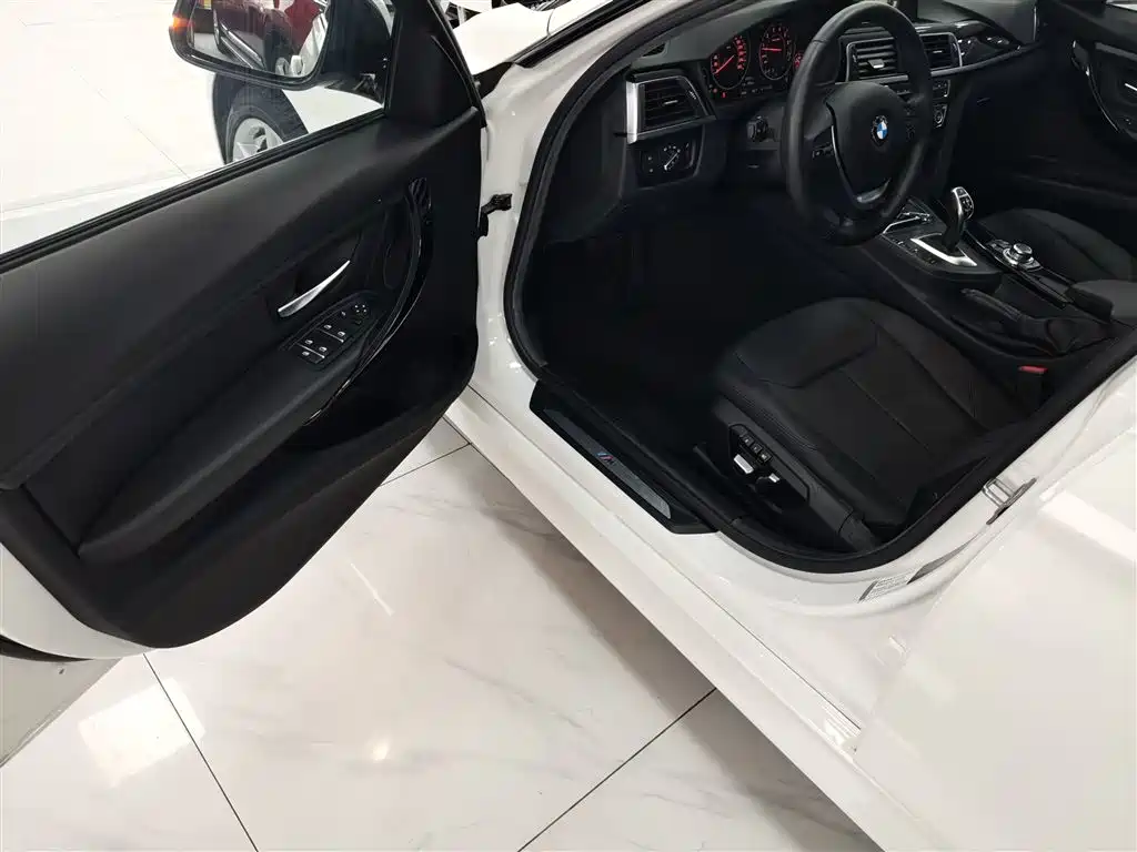 BMW 3 Series 2017 320Li M Sport фото 12