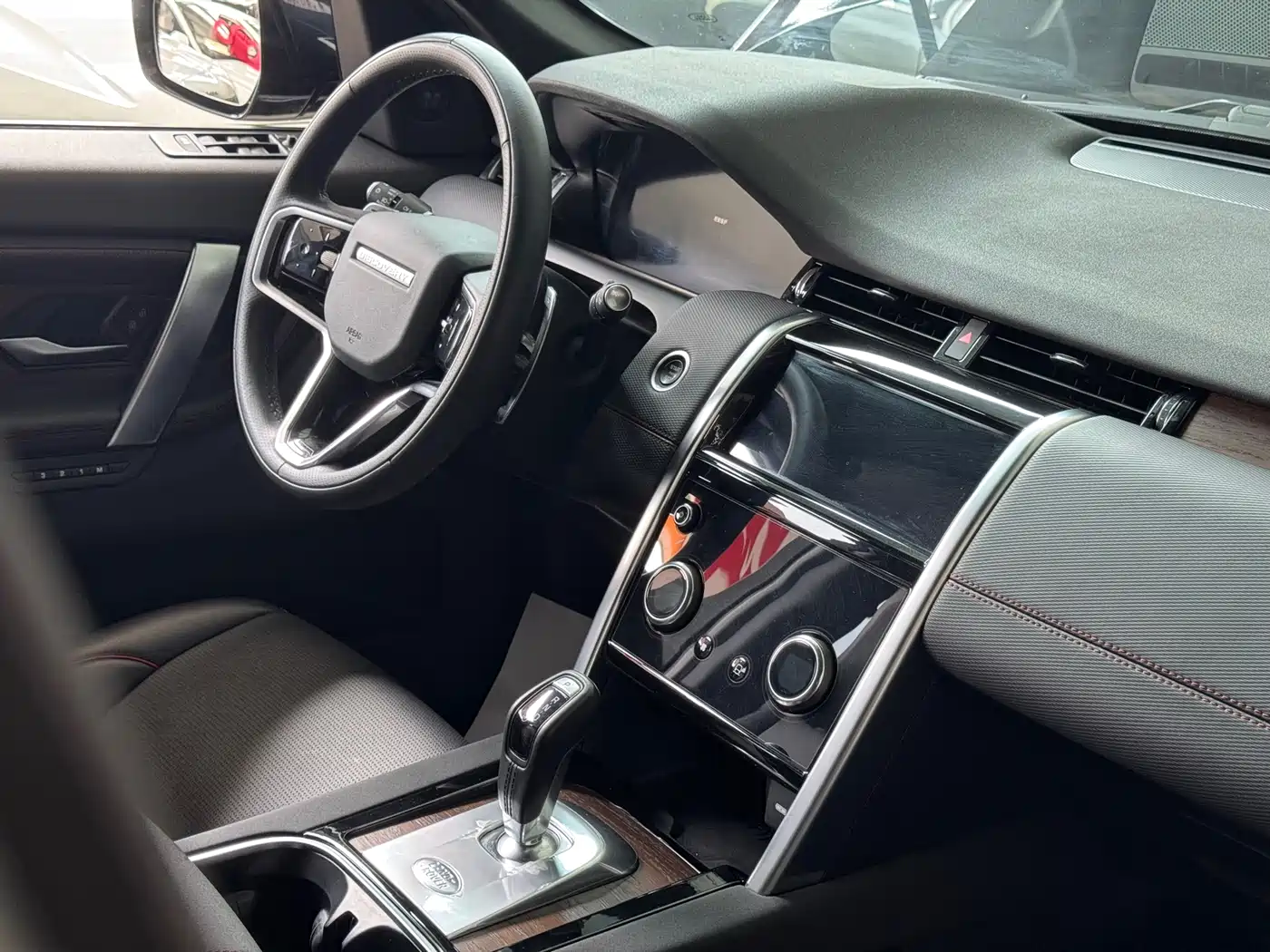 Land Rover Discovery Sport 2023 249PS R-Dynamic S Performance Version фото 28