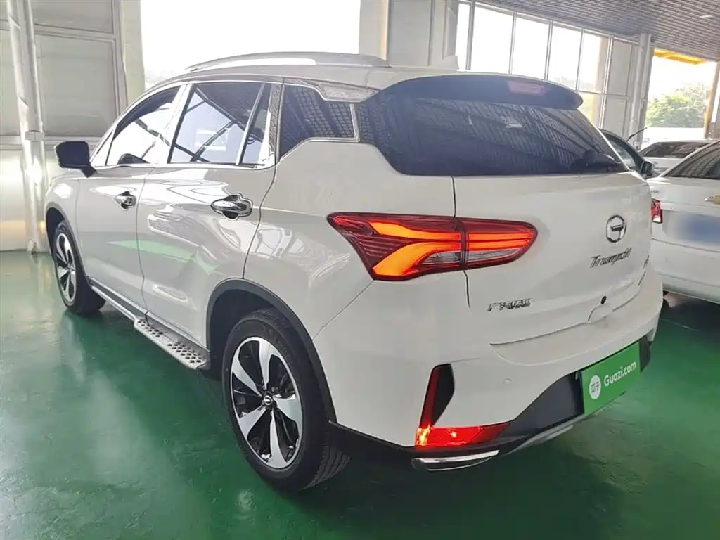 GAC Trumpchi Trumpchi GS4 2018 235T Automatic 2WD Luxury Smart Connect Million Commemorative Edition фото 5