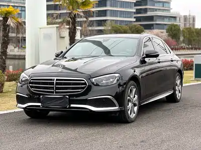 Mercedes-Benz E
