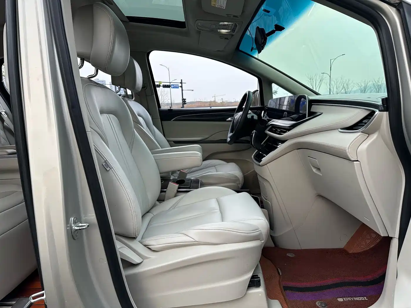 Buick GL8 2021 ES Landlord 653T Comfort фото 12